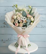 Букет цветов из:  Розы и Лизиантусы в Новоселицком
