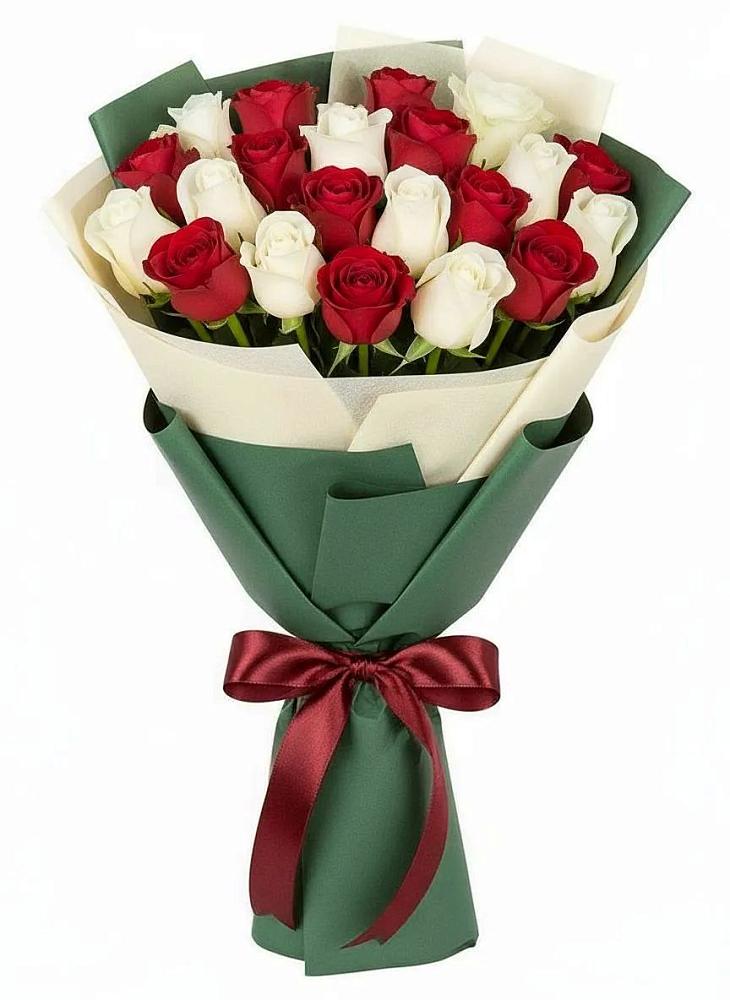 Букет Микс из красных и белых роз в Новоселицком