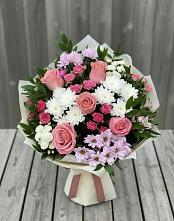 Букет цветов из:  Альстромерии, Гвоздики, Розы и Хризантемы в Новоселицком