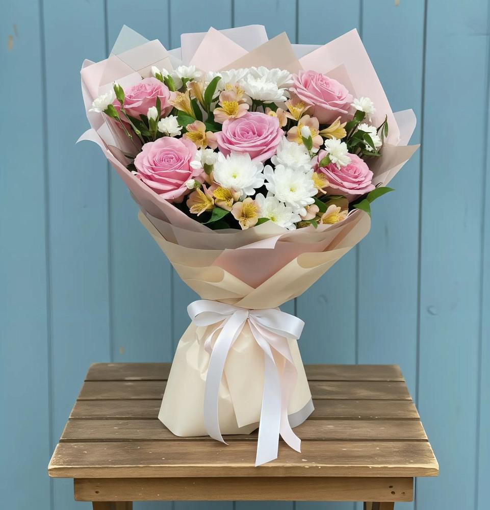 Букет цветов из: Гвоздики, Орхидеи и Розы в Новоселицком