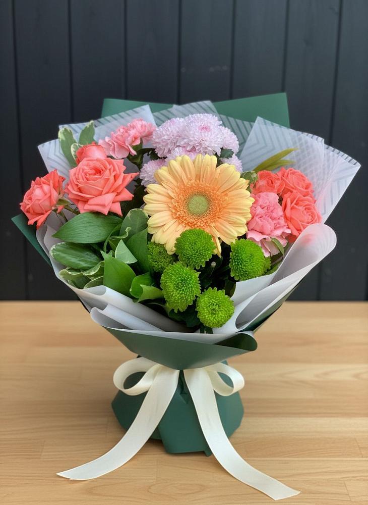 Букет цветов из: Гвоздики, Розы, Герберы и Хризантемы в Новоселицком
