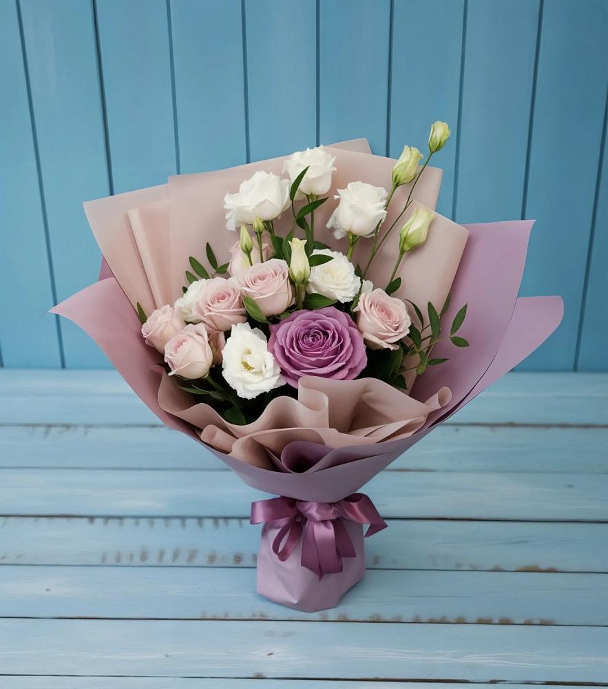 Букет цветов из: Розы и Лизиантусы в Новоселицком